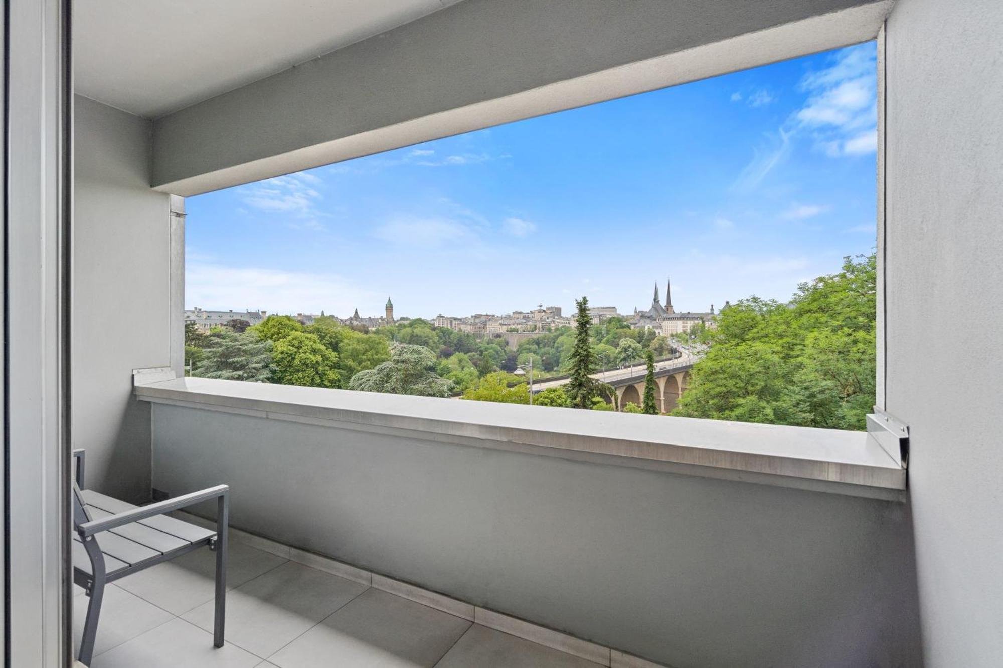 Central Lux 2Br Apt With City Views & Balcony Luxemburg Exteriör bild