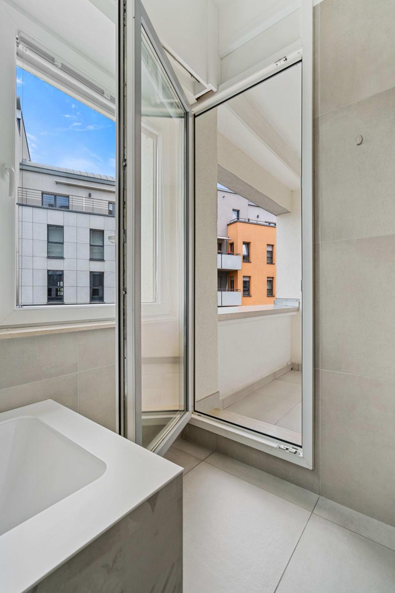 Central Lux 2Br Apt With City Views & Balcony Luxemburg Exteriör bild