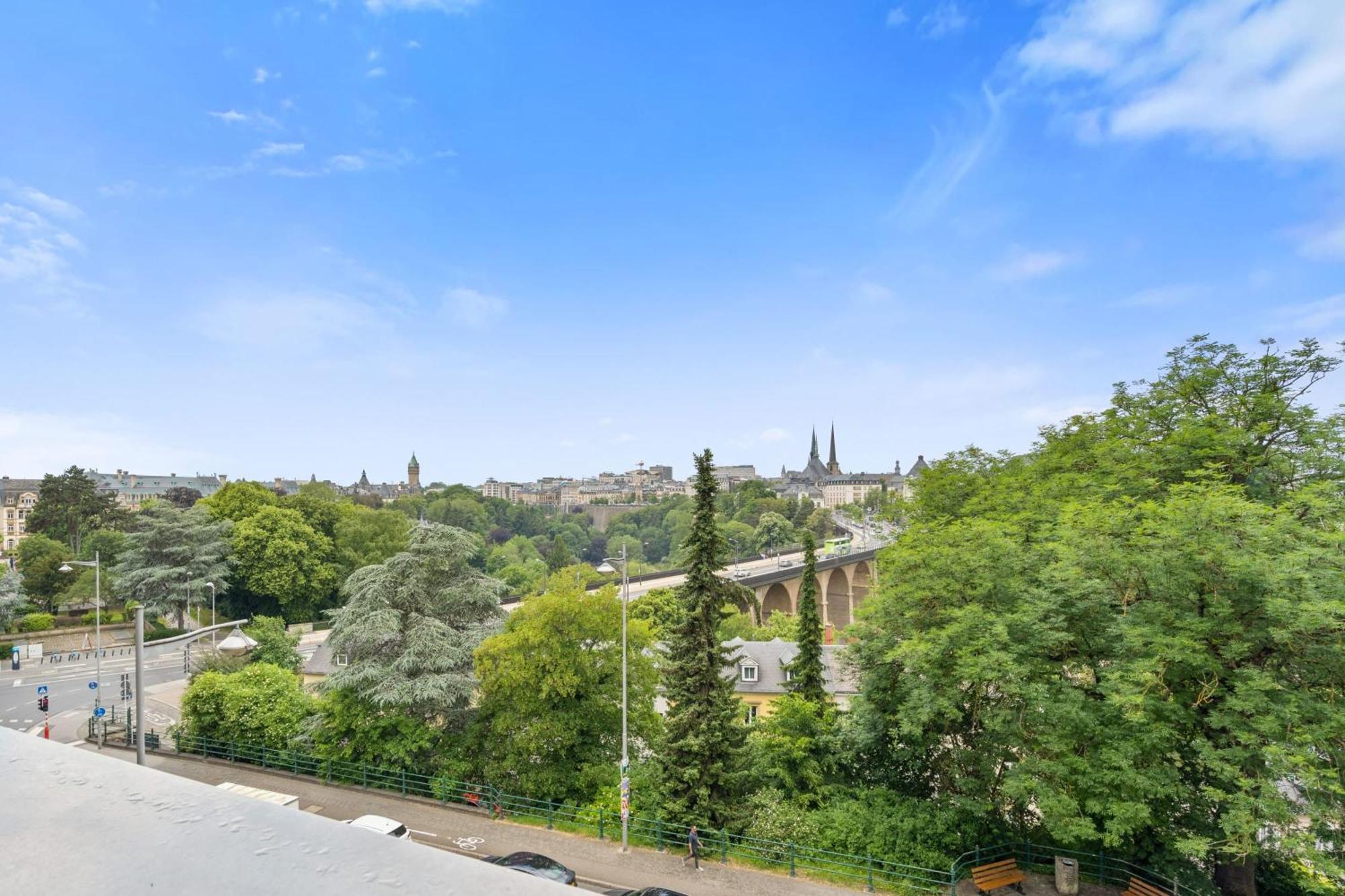 Central Lux 2Br Apt With City Views & Balcony Luxemburg Exteriör bild