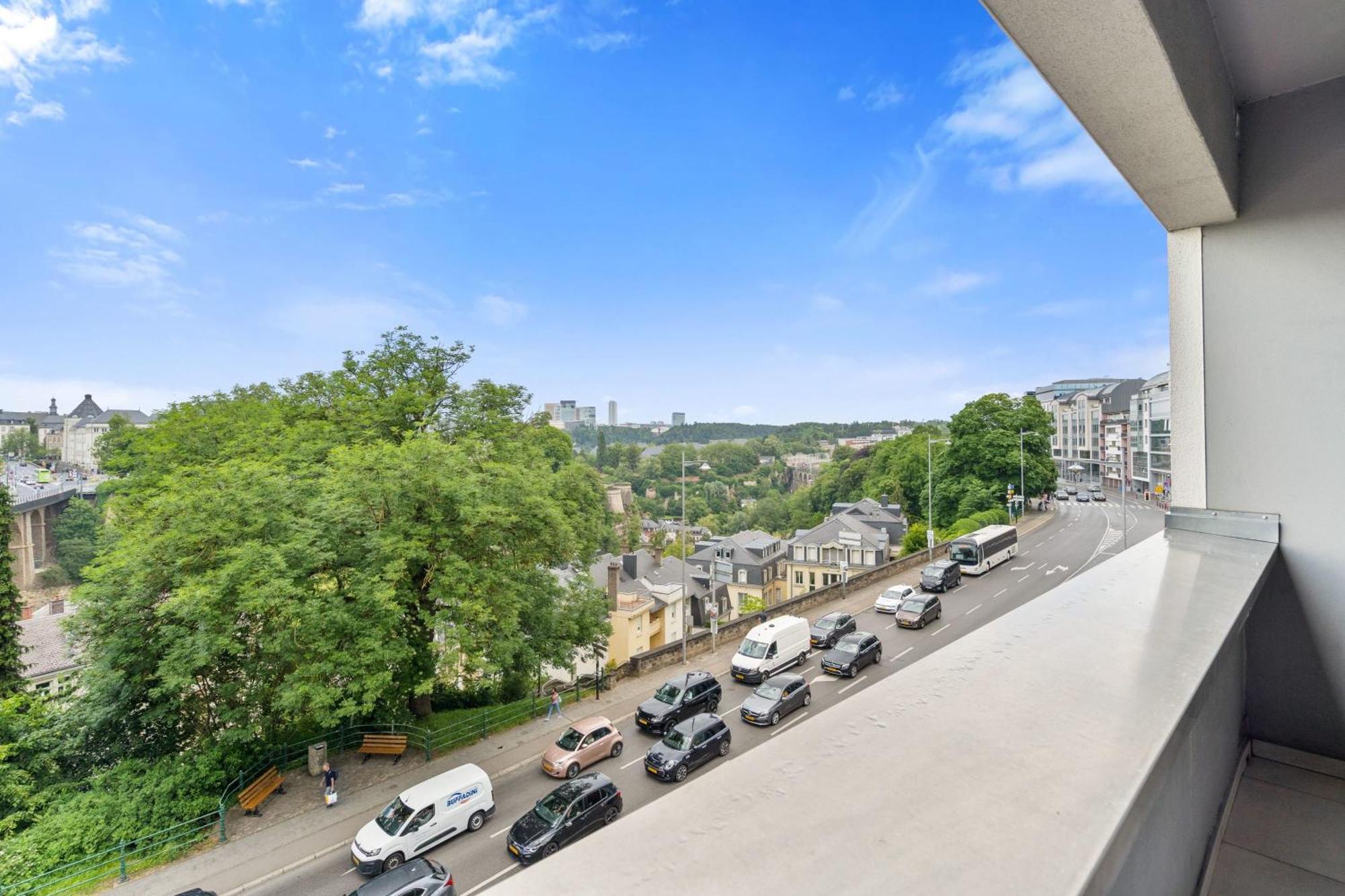 Central Lux 2Br Apt With City Views & Balcony Luxemburg Exteriör bild